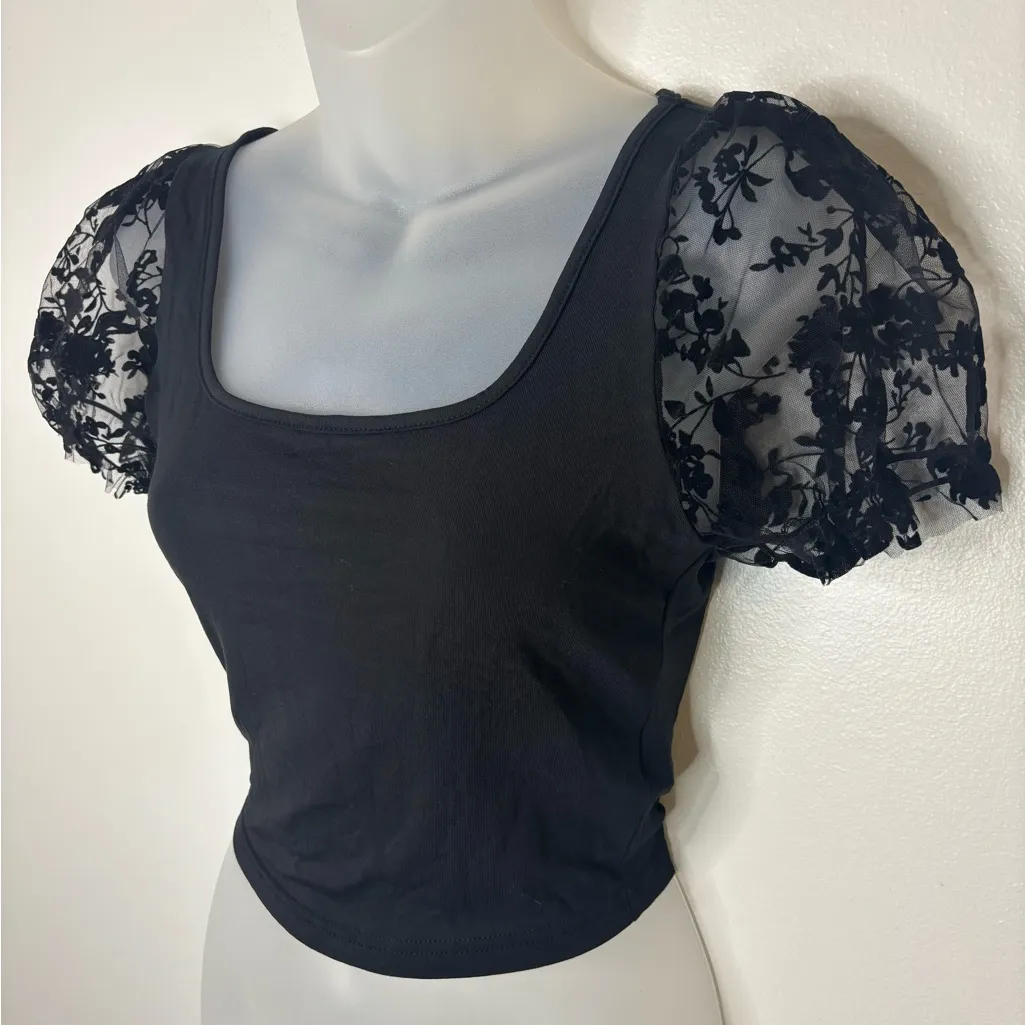 SHEIN Black Floral Puff Sleeve Blouse Size Small - Image 3