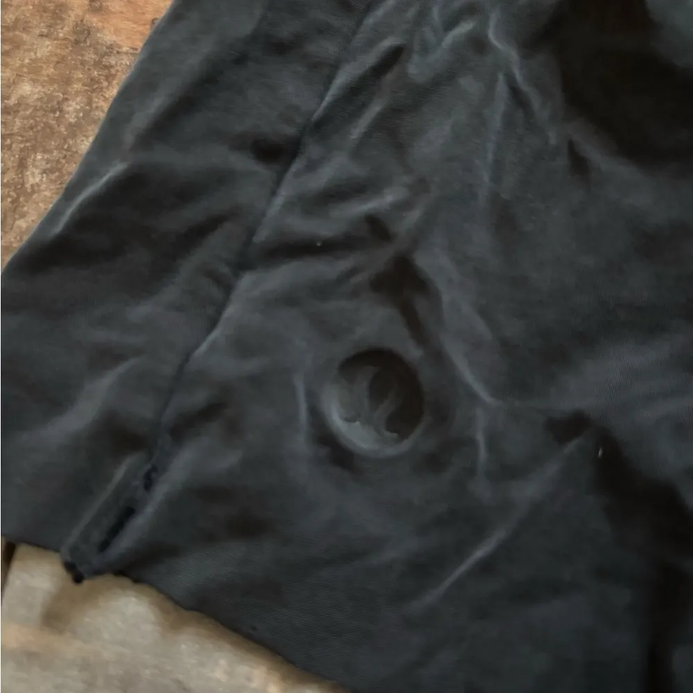 Lululemon Pleated  Skort Black/grey Size 2 Soft Material - Image 3