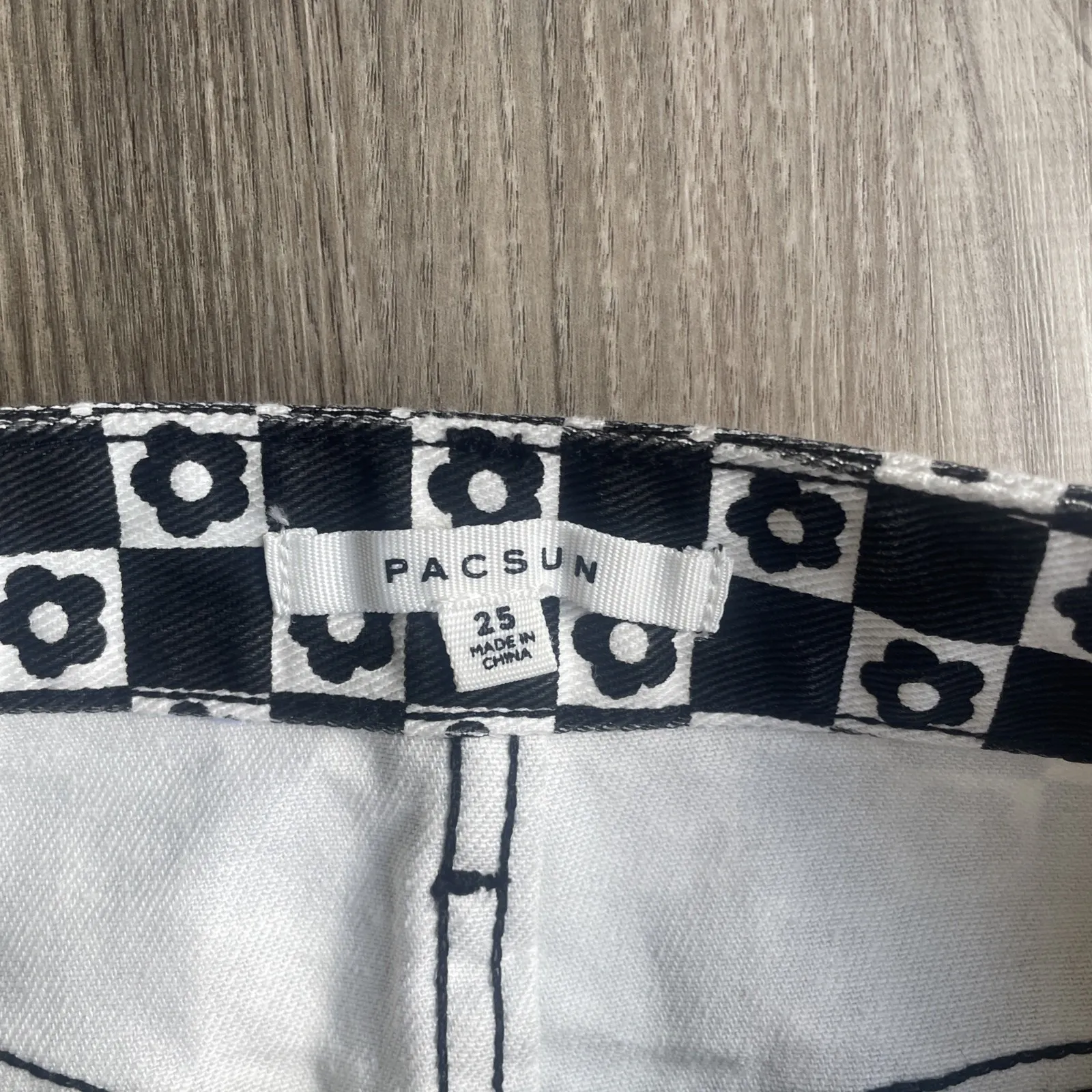 PacSun Black White Check Flowers Mini Denim‎ Skirt Raw Hem Pockets Skater Sz 25 - Image 2