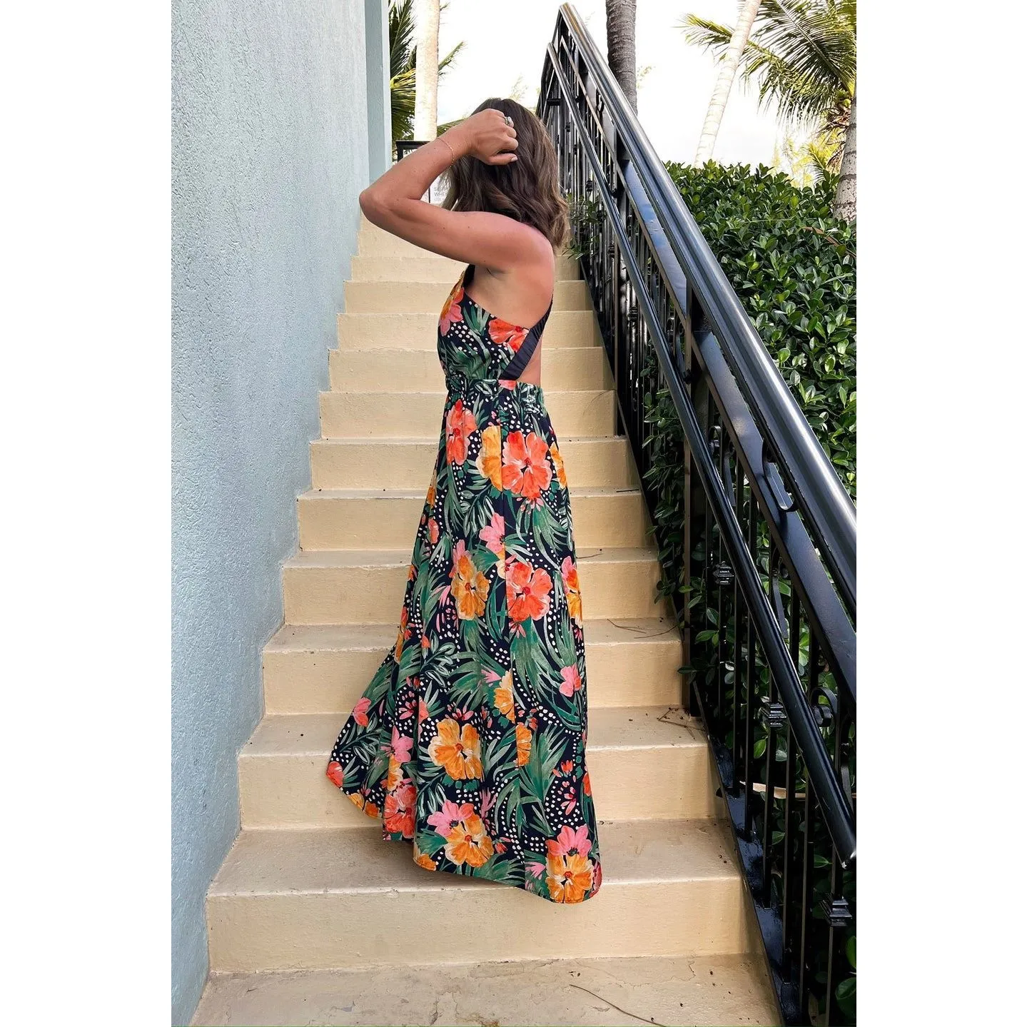 Dress Forum V-Neck CrissCross Open Back Floral Maxi Dress Medium #767 - Image 2