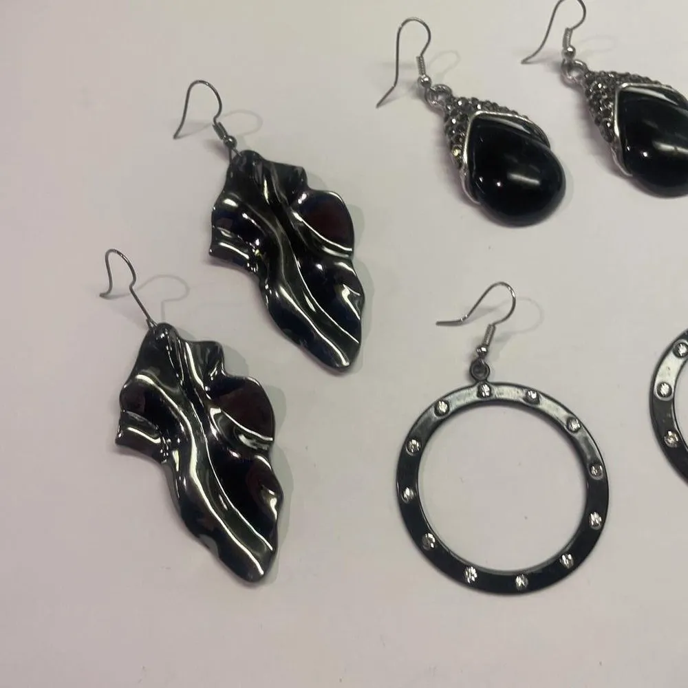 Lot Of 3 Costume Earrings Pierced Dangle - Image 4