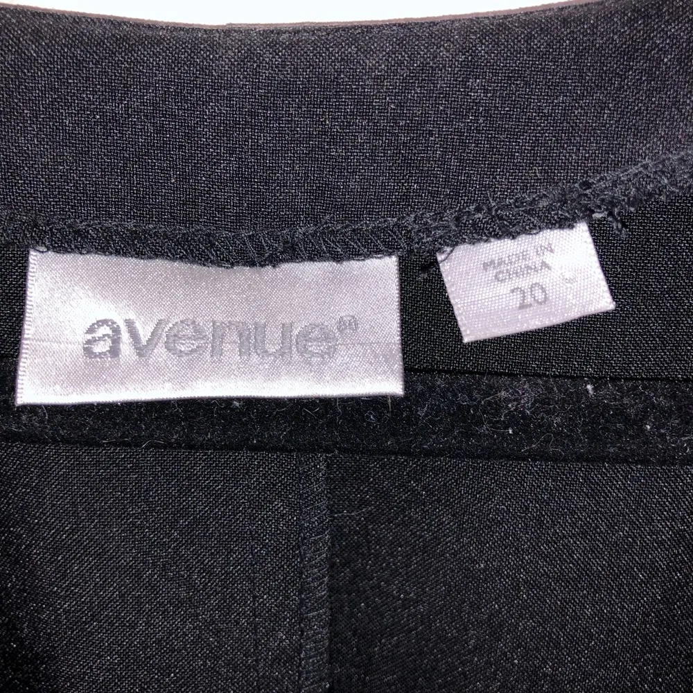 Avenue Dress Black Sweetheart Neck Sleeveless Dress LBD Sz 20 EUC Swing Skirt - Image 5