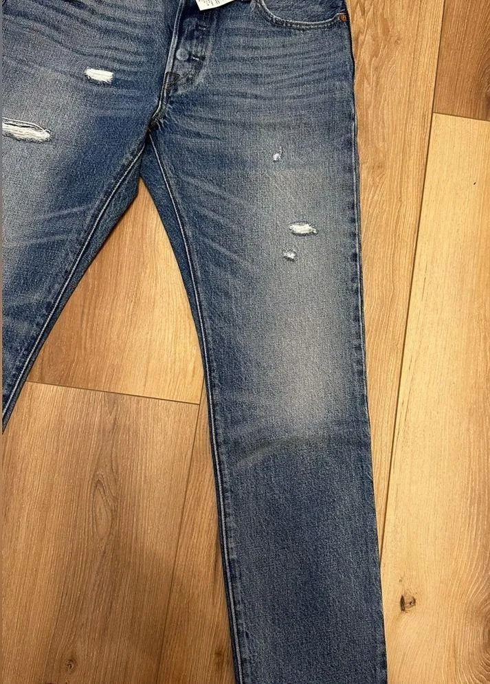 NWT  Women’s Blue 501 High Waisted Ripped Fray Hem Straight Jeans - Image 8