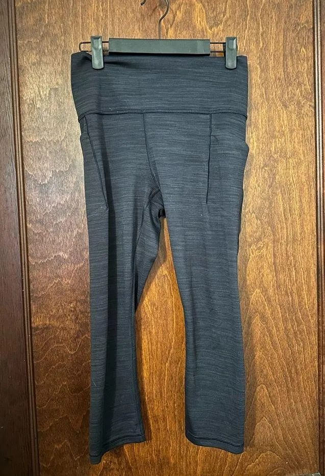 Athleta Salutation Stash Pocket II Space Dye Capri, Navy Size S - Image 2