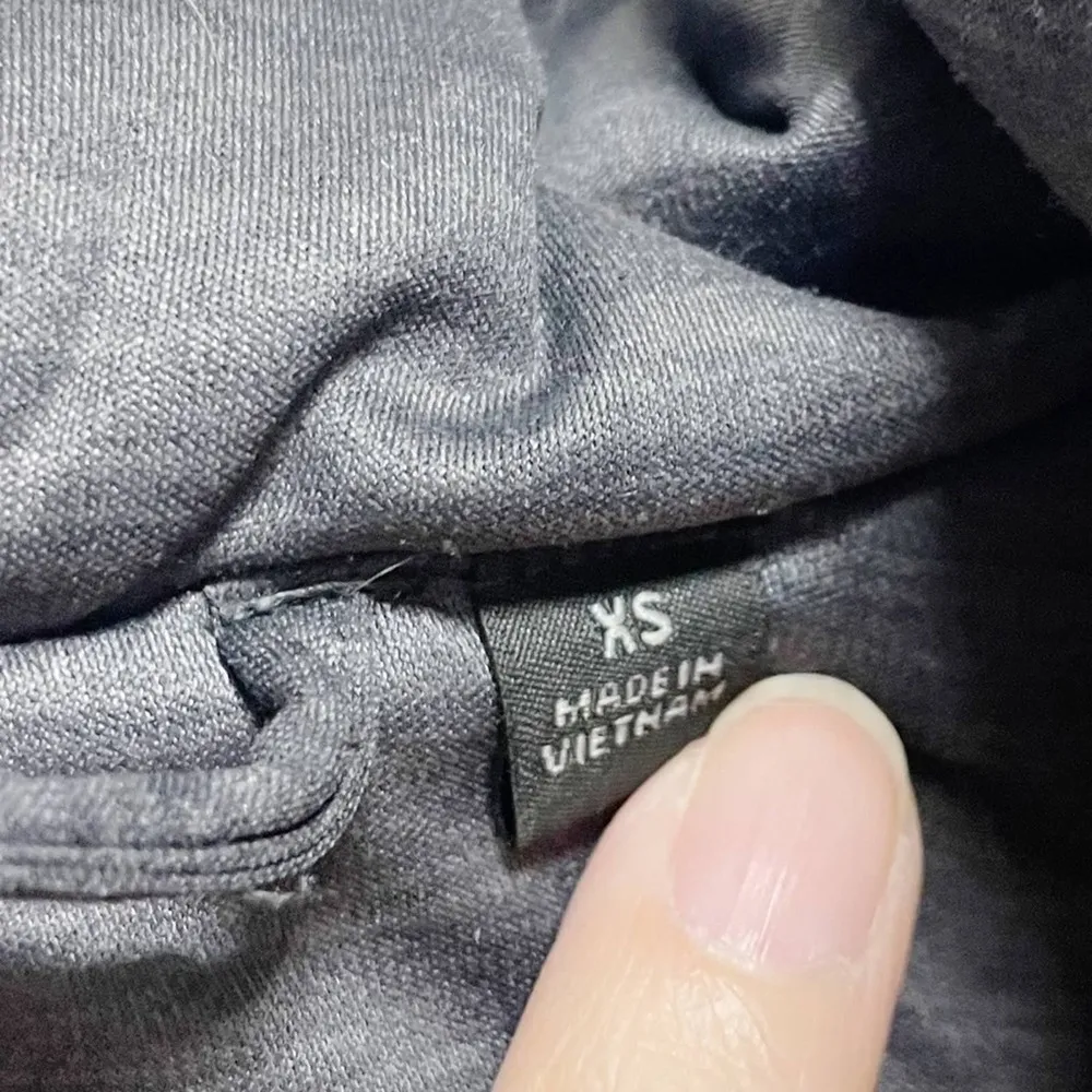 Uniqlo Gray Puffer Hooded Jacket - Image 8