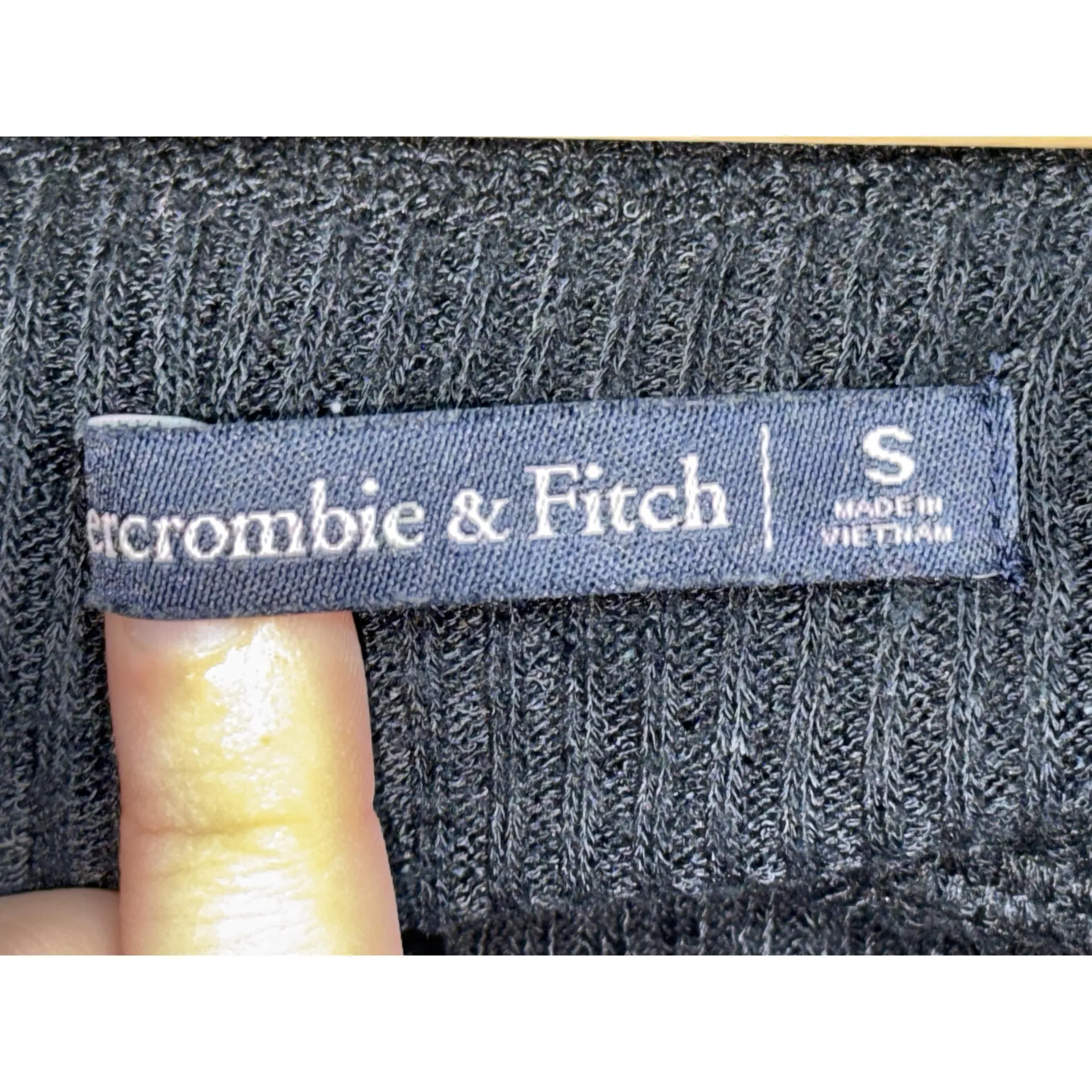 Abercrombie & Fitch Black Ribbed Knit Long Sleeve Henley Cardigan Sweater Size S - Image 4