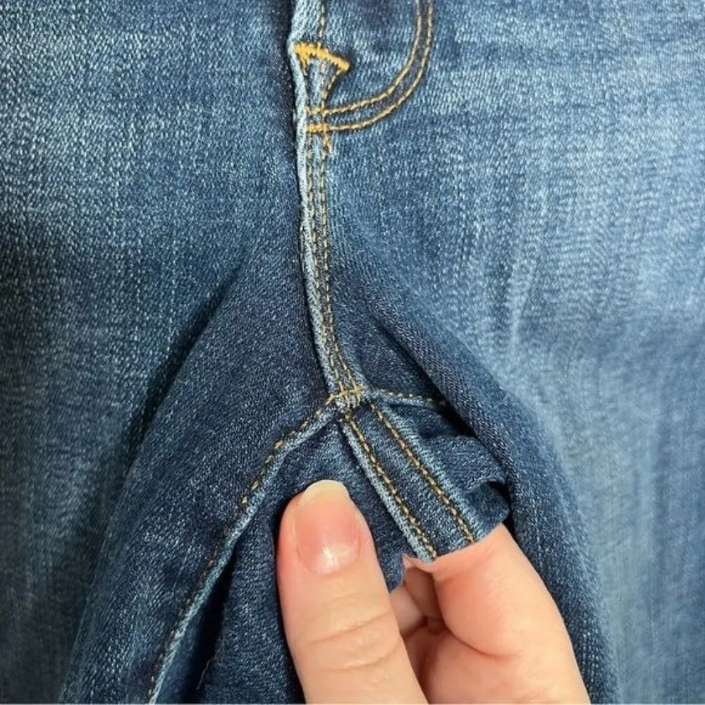 Good American good legs crop medium wash distressed skinny jeans size 2/26 - Image 10