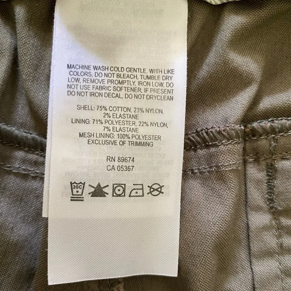 Mountain Hardwear Women's AP Scrambler Short Olive Green Size 12 Outdoor Hiking - Image 8