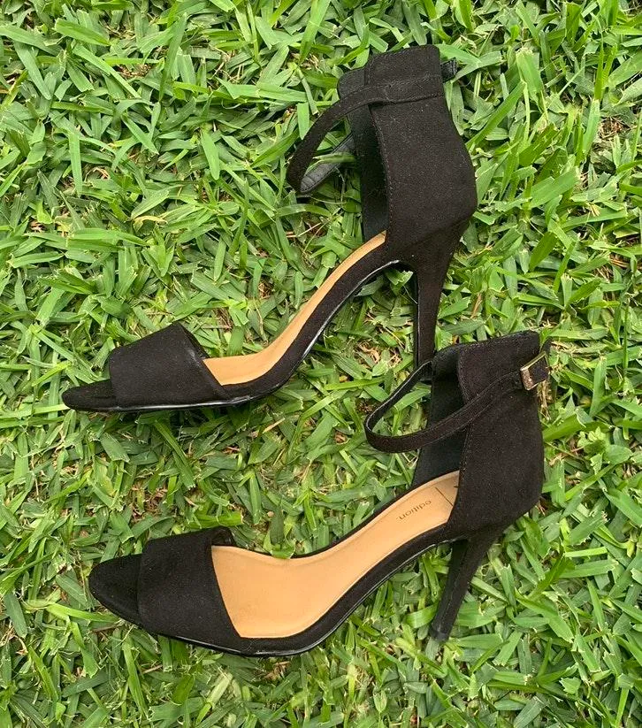 Black Heels Size 7.5 - Image 2
