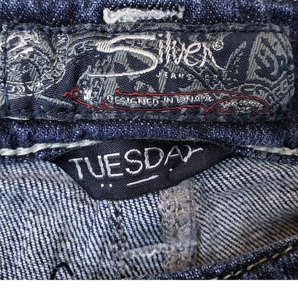 Silver Tuesday Distressed Cut-Off Shorts Size 26 - Image 4