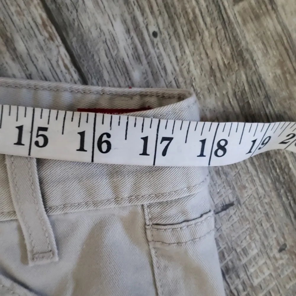 Levi's crops size 15 see description - Image 3