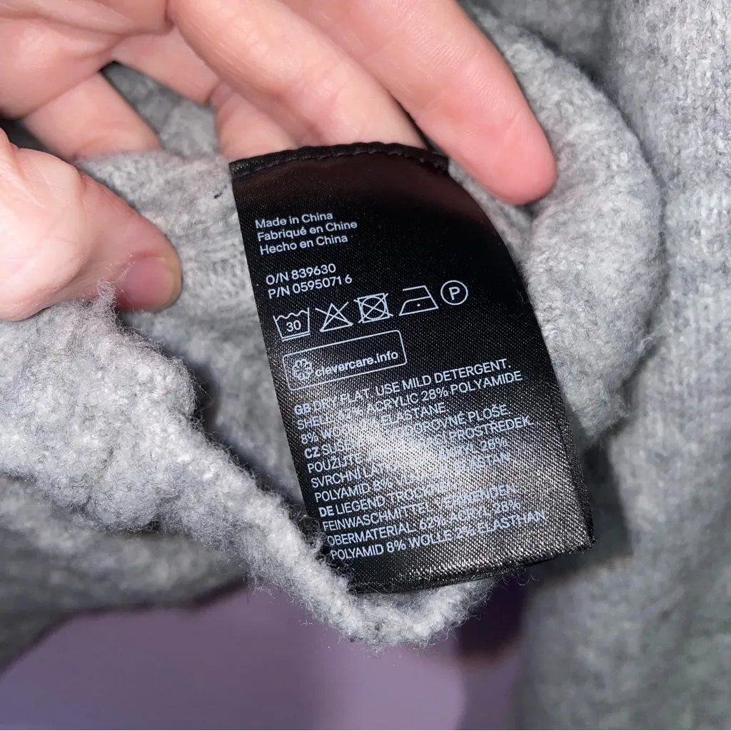 H&M Off Shoulder Cowl Neck Sweater Women S Oversized Cozy Wool Normcore Preppy - Image 5