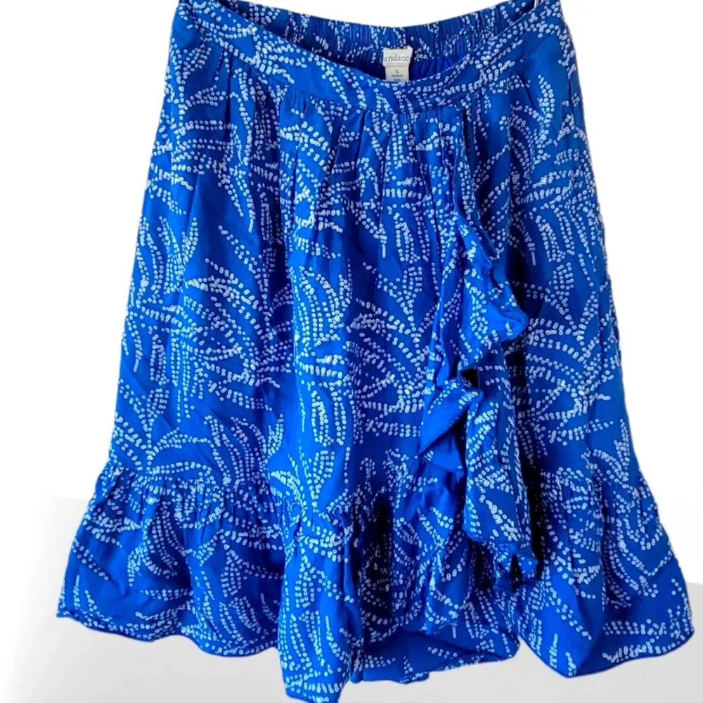 Sundance Blue White Dot
Leaf Pattern Faux Wrap Camila Ruffle
Skirt PL Size undefined - Image 2