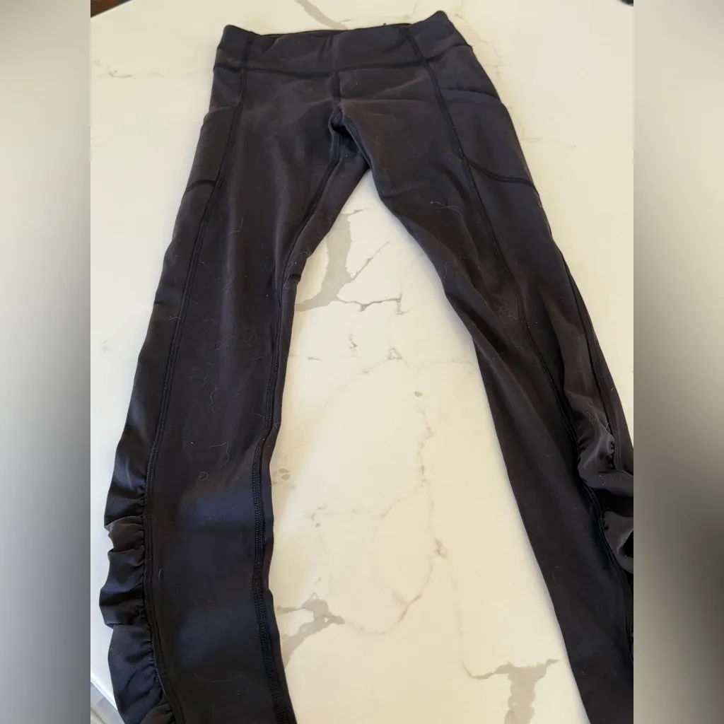 Lululemon Black Rushed Leggings With Drawstring in a Size 2 - Image 5