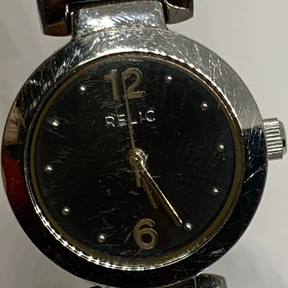 Relic women’s wrist watch 25mm case silver tone black dial b 6.5”-7”running - Image 3