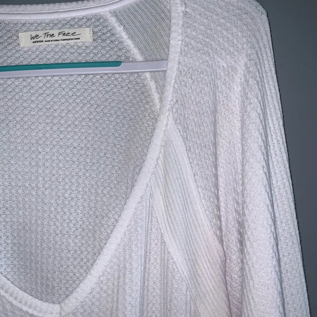 Free People Women's Santa Clara V-Neck Pullover Thermal Top Off-White Medium - Image 4