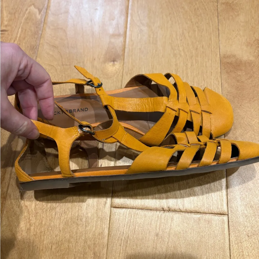 Lucky Brand leather fisherman closed toe sandals sz 8 light orange - Image 2