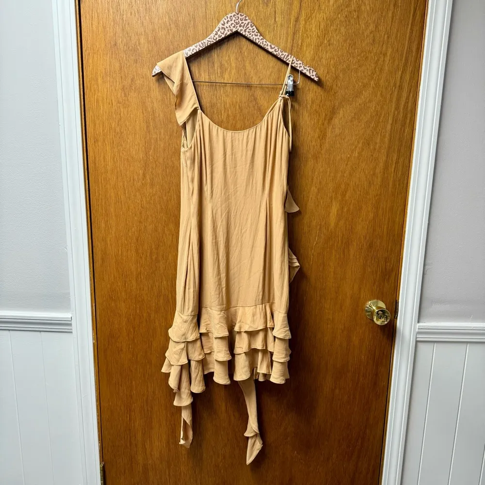NEW NBD Dua Mini Sleeveless Cocktail Dress Tiered Ruffles Nude Medium NWT - Image 13