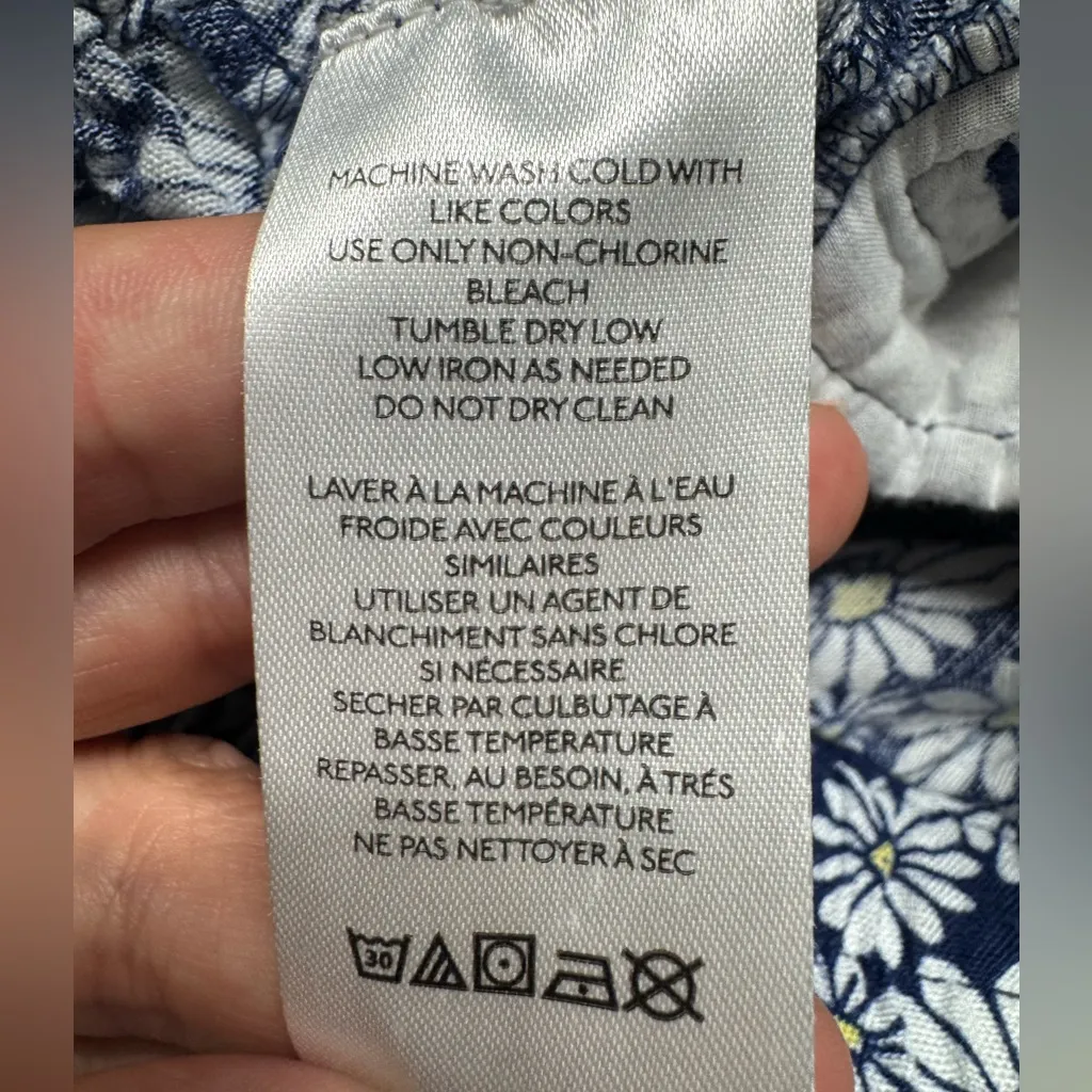 Free People Navy and White Floral Shorts - Image 7