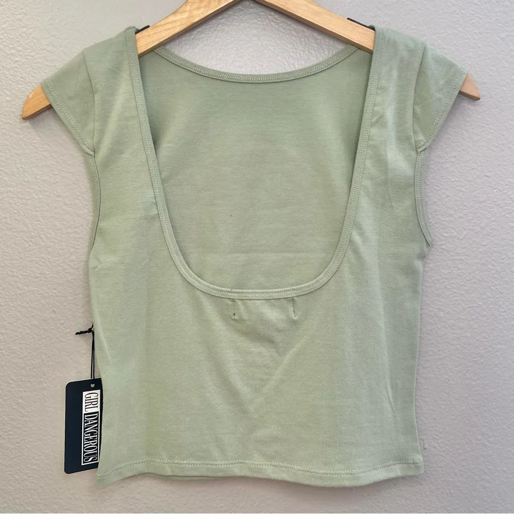 NWT Girl Dangerous Free People Rose Graphic Green Crop Top Fitted Tee Open Back - Image 6