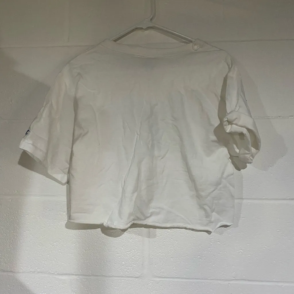 Champion white cat graphic cropped tee small - Image 4