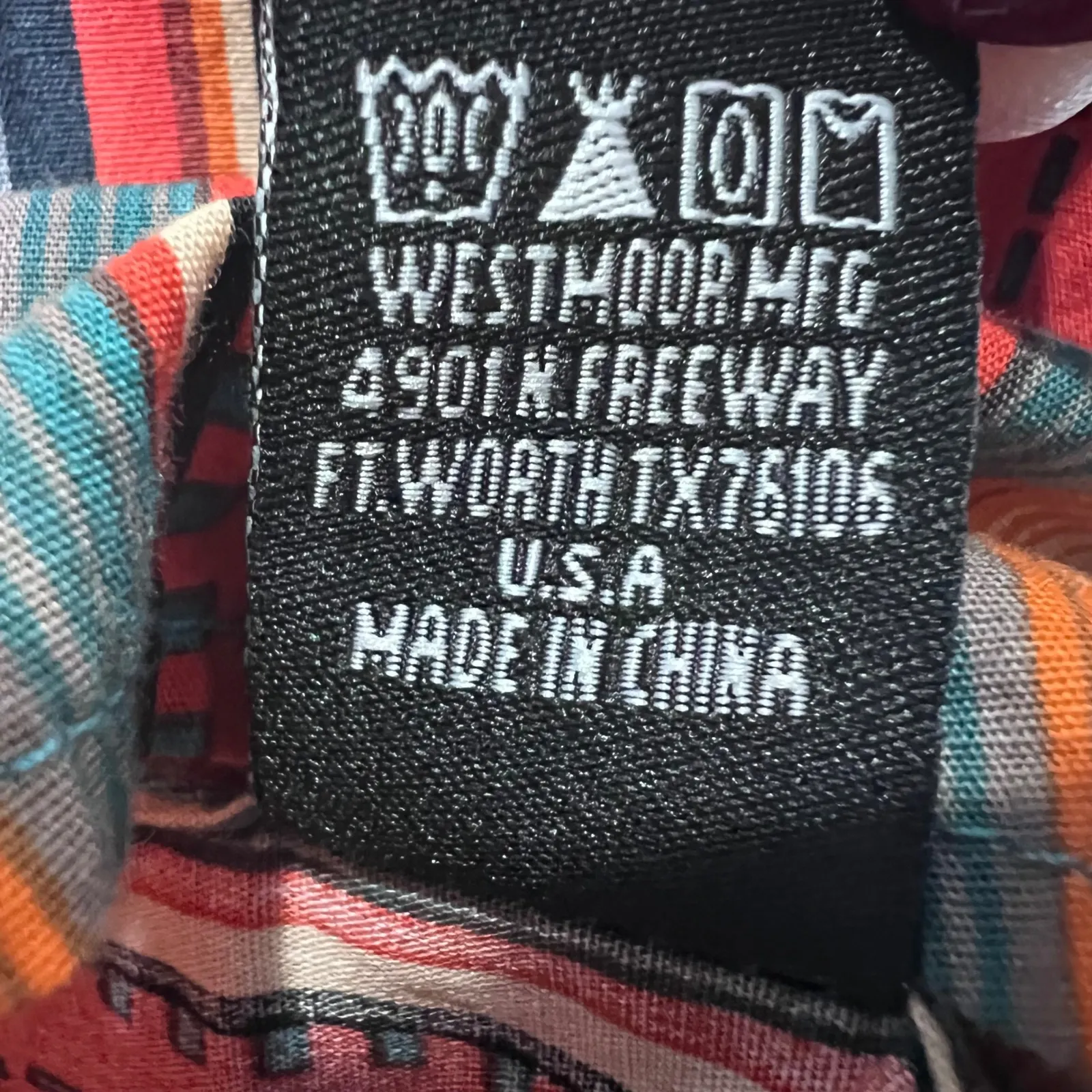 Rock & Roll Denim Women's Modern Fit Southwestern Stripe Pearl Snap Shirt M Red Size M - Image 6