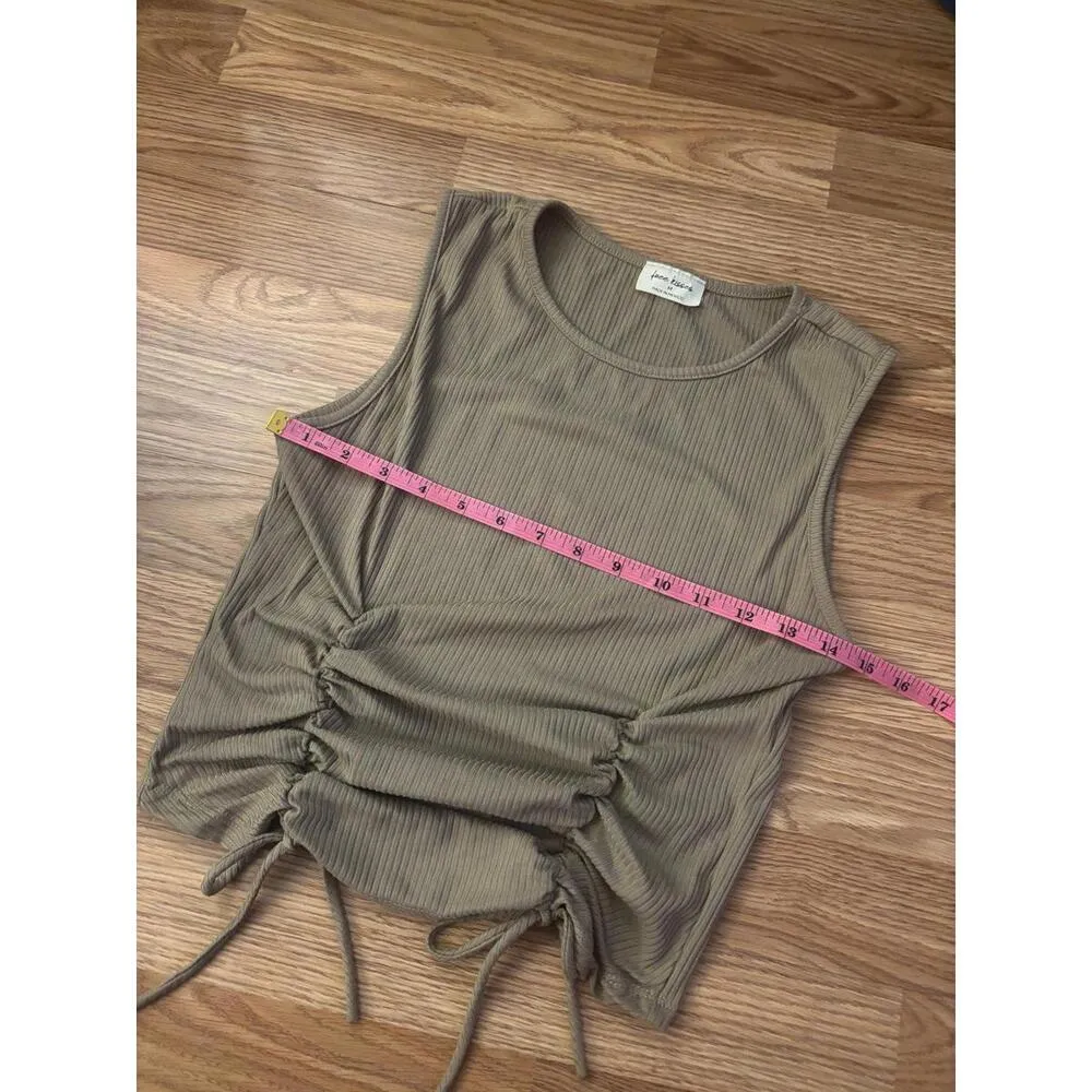 Free Kisses Crop Tank Top Size Medium - Image 3