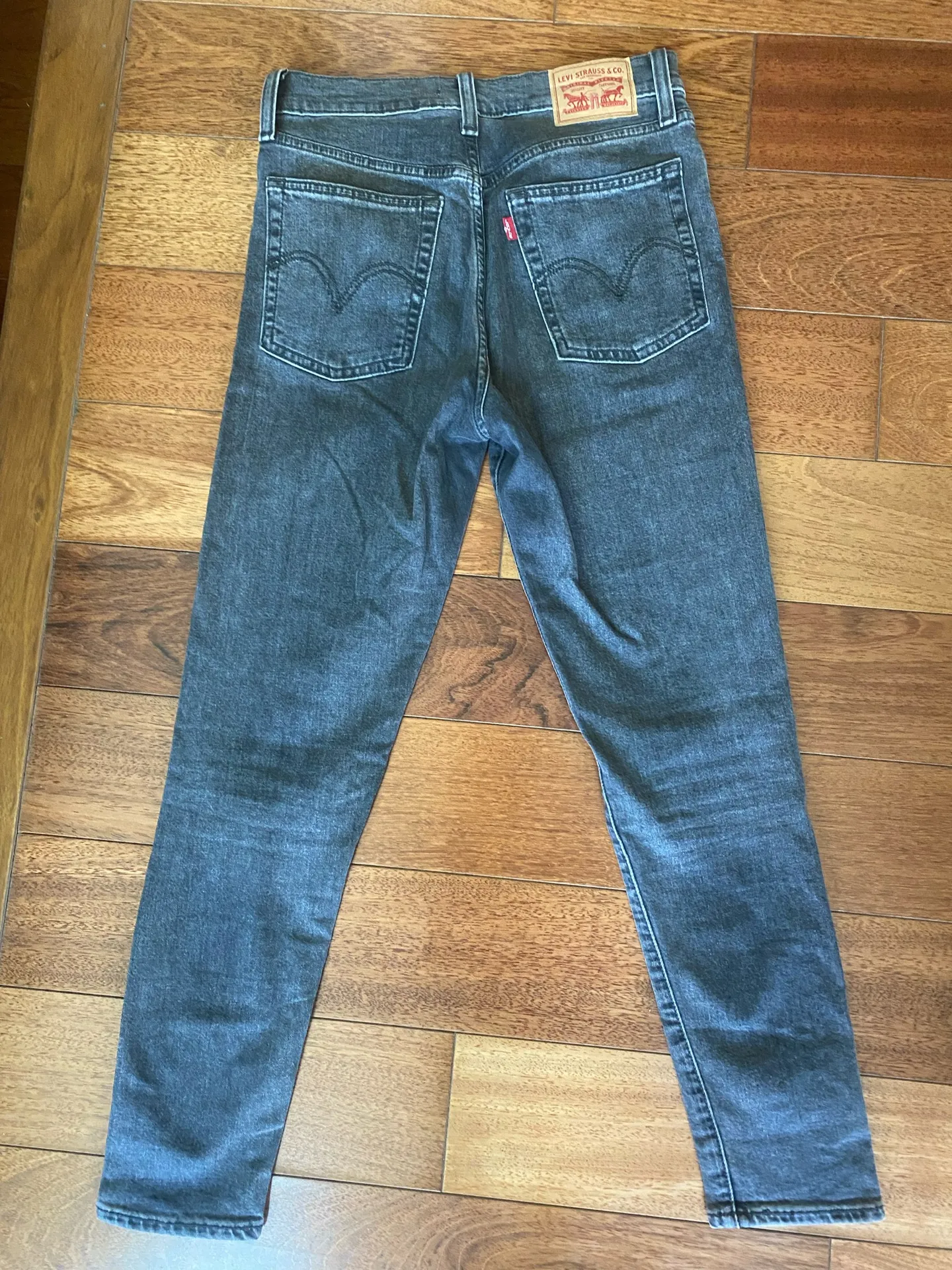 Levi’s Wedgie Skinny Jeans - Image 4