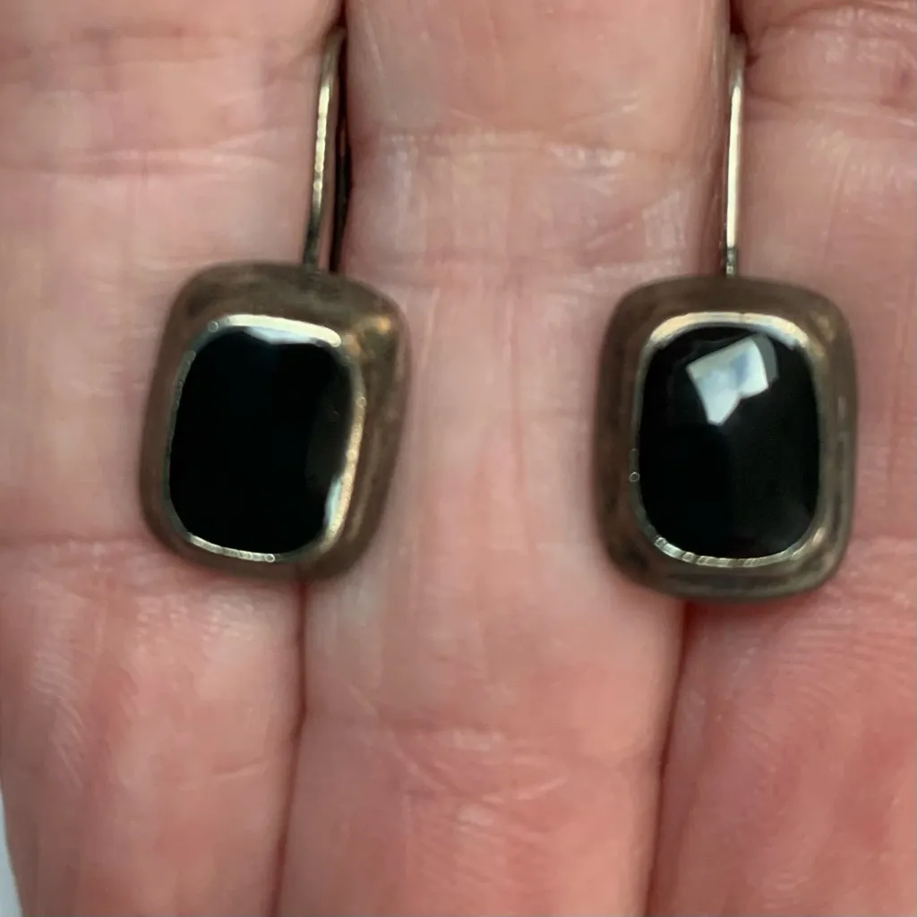 Lot of 7 pairs of assorted silvertone pierced earrings beaded, jeweled and more Silver - Image 8