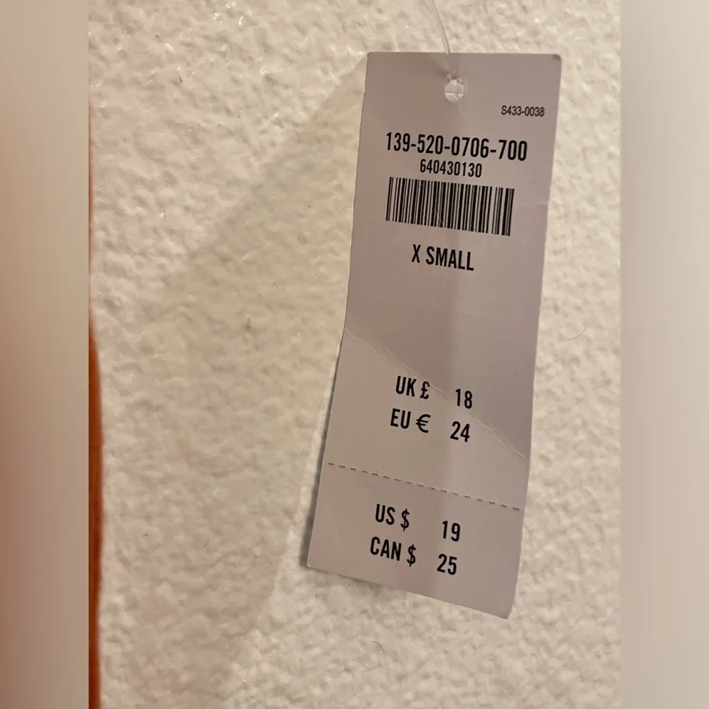 Abercrombie & Fitch NWT Women's Orange Sleeveless‎ Top Size XS - Image 4