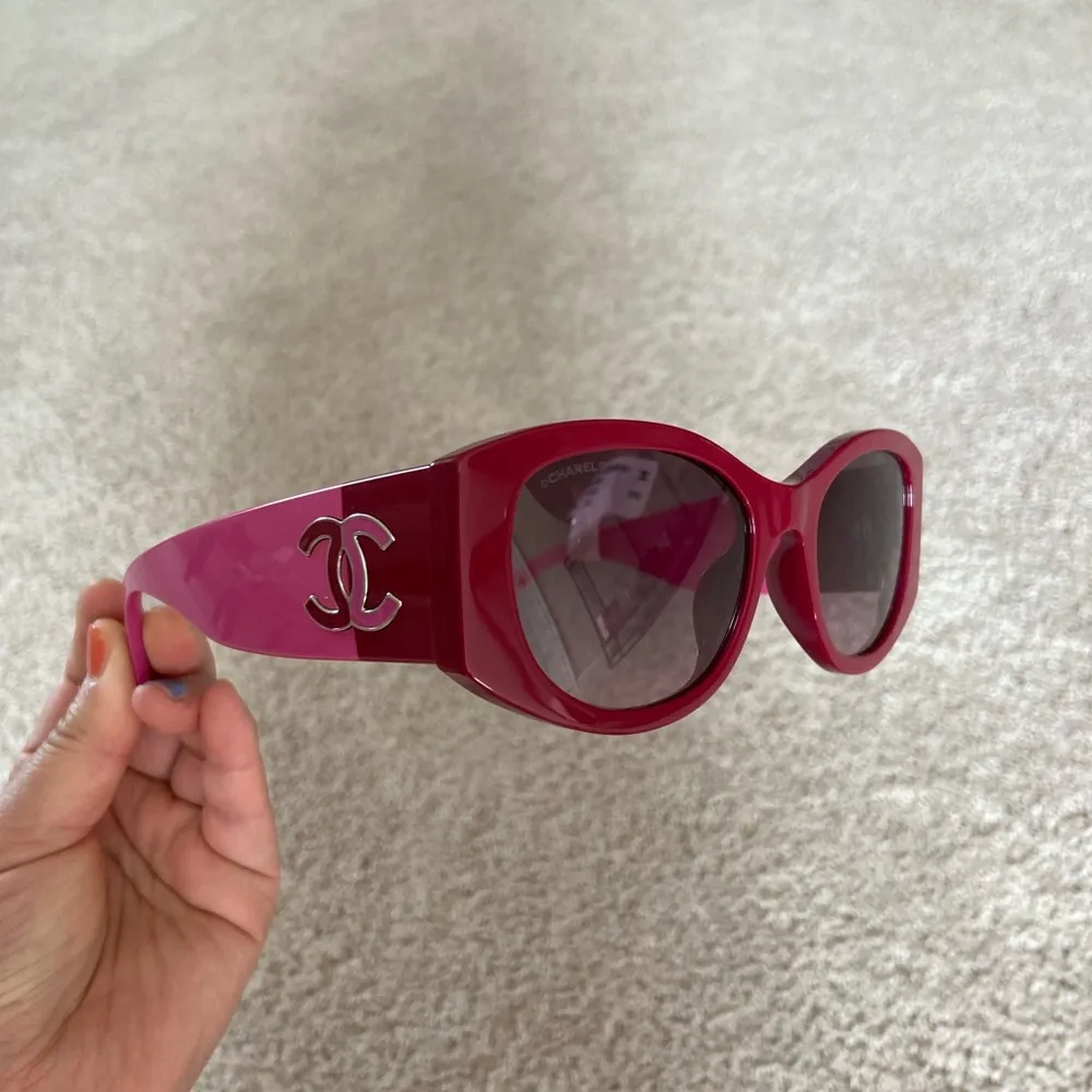 Red-pink Two tone sunglasses. - Image 5