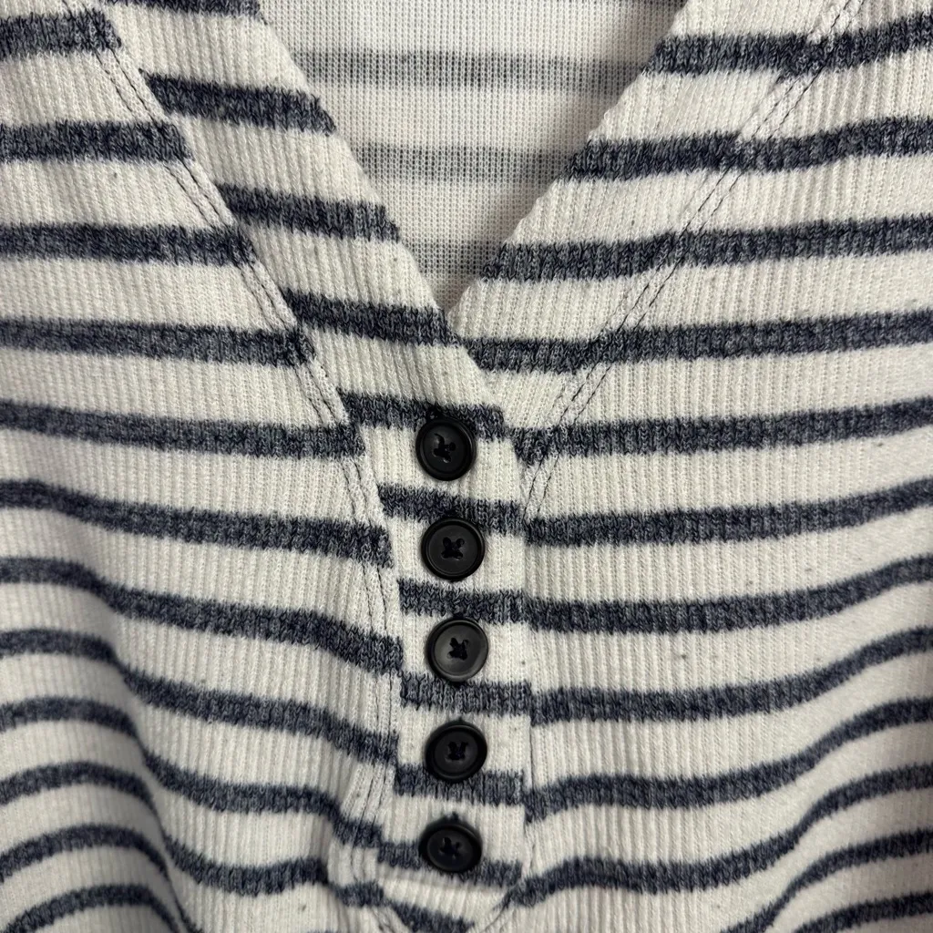 Urban outfitters black striped oversized v neck pullover buttons retro large - Image 3