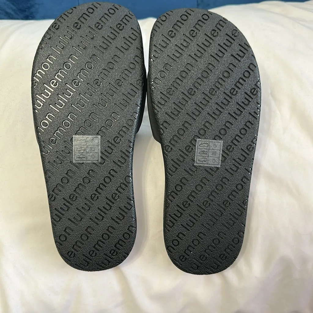 Lululemon  slides -size 4 - Image 2