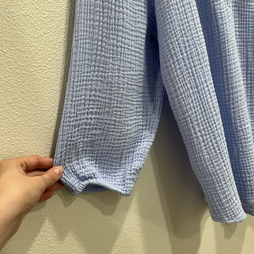 Blue Relaxed Buttoned Blouse with Mandarin Collar Size L - Image 4