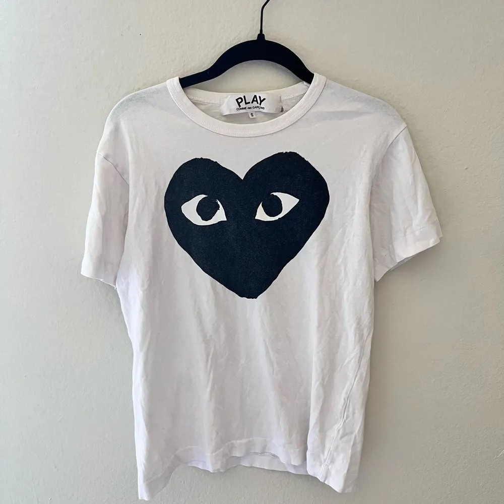 Comme Des Garçon Graphic Tee Size S - Image 2