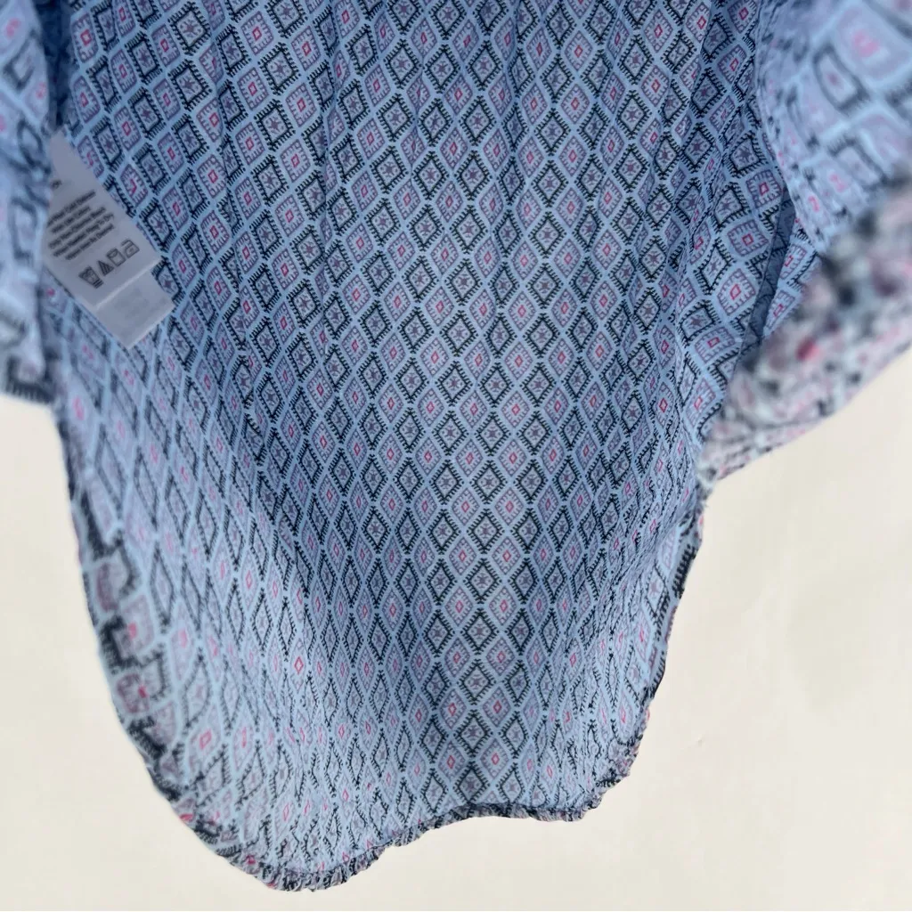 Eddie Bauer Blue Geometric Patterned Sleeveless Split Neck Top Size M - Image 6