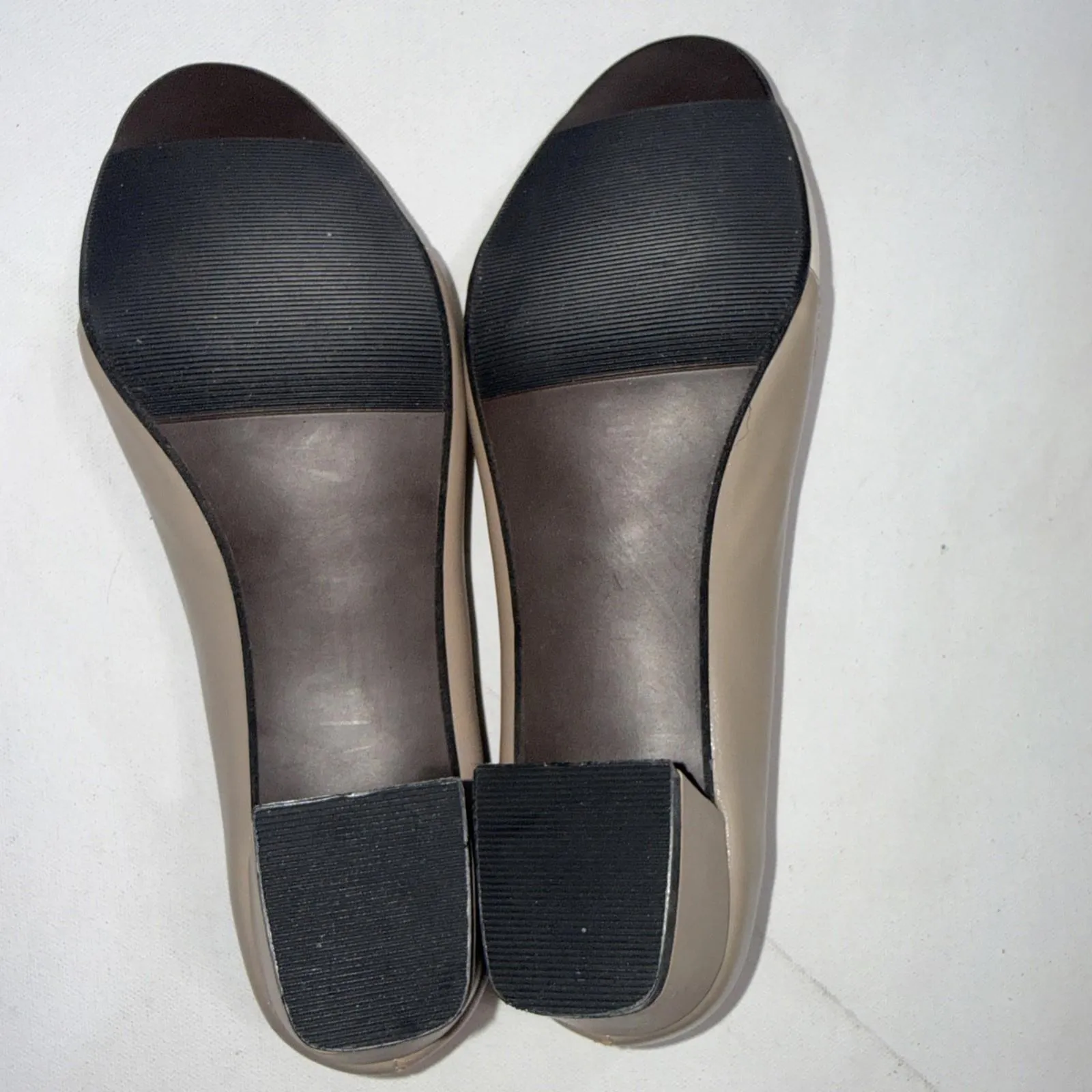 Beacon Fashion & Fit Old Money Classy Leather Peep Toe Pumps Heels Shoes 7SS Size 7 - Image 9