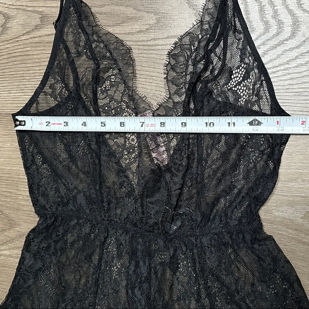 Victoria Secret Black Lace V-Back One Piece Bodysuit Romper Size Small - Image 9