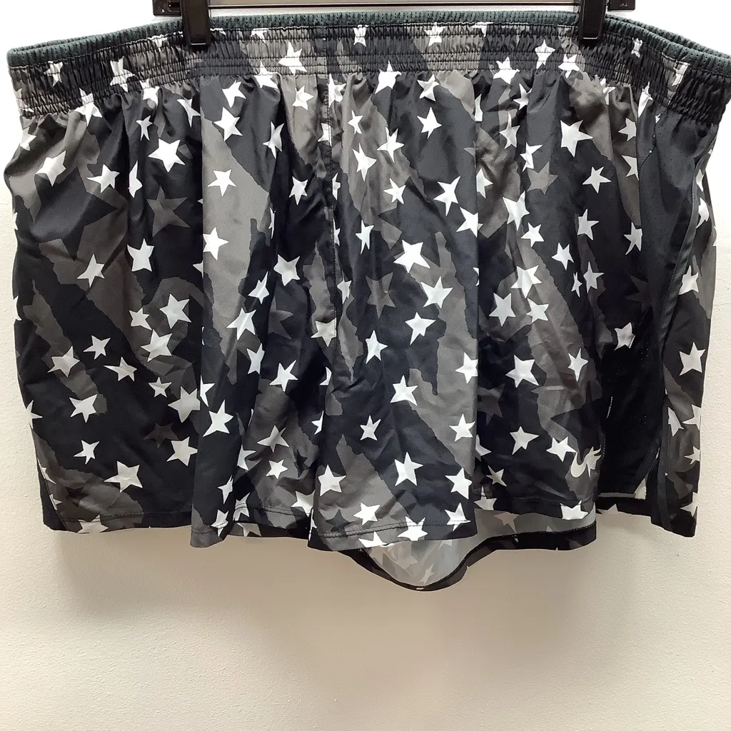 Nike Size 3X Women’s Black and White Stars Print. Standard Fit - Image 3