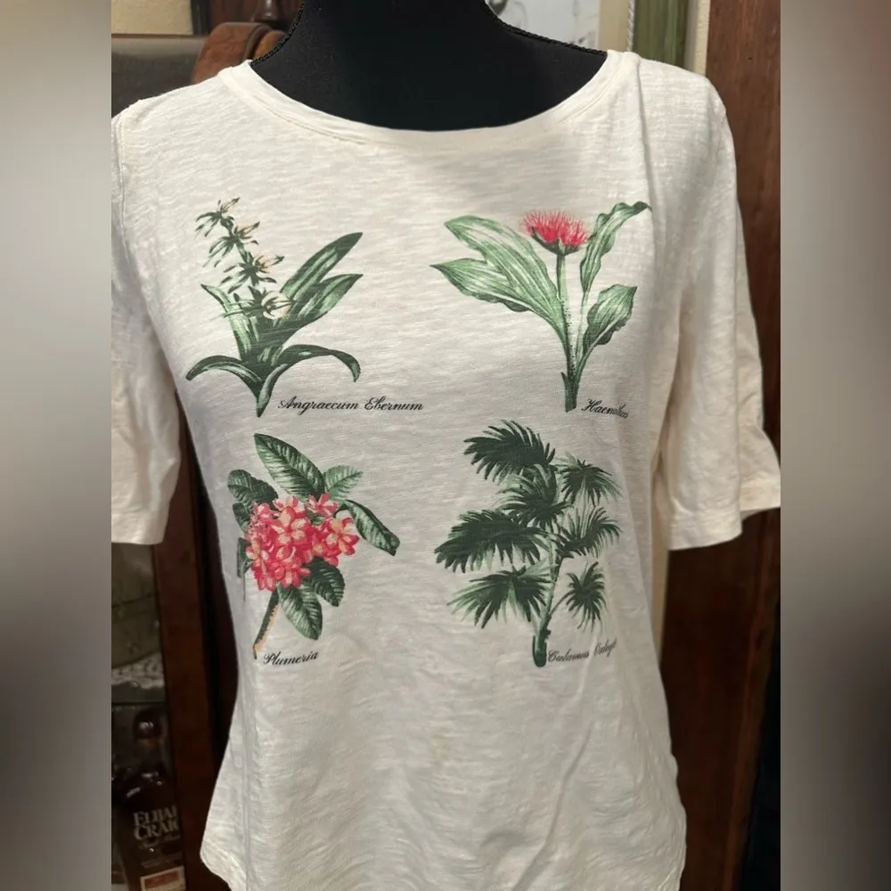 EUC Talbots unique BOTANICAL FLOWERS TEE short sleeve - Image 2