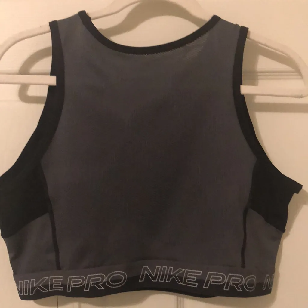 NIKE PRO Dri-Fit Training Top. - Image 12