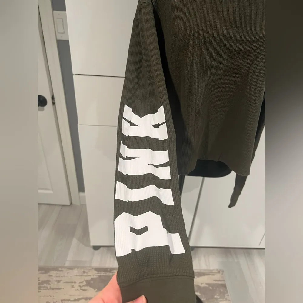 Victoria’s Secret Pink crop top . Size‎ L - Image 2