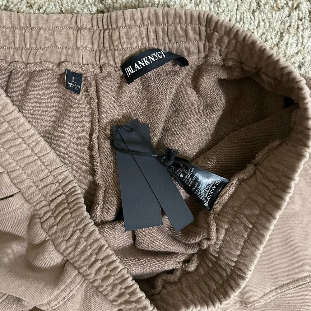 Blank NYC pull on straight leg sweatpants NWT size Large - Image 6