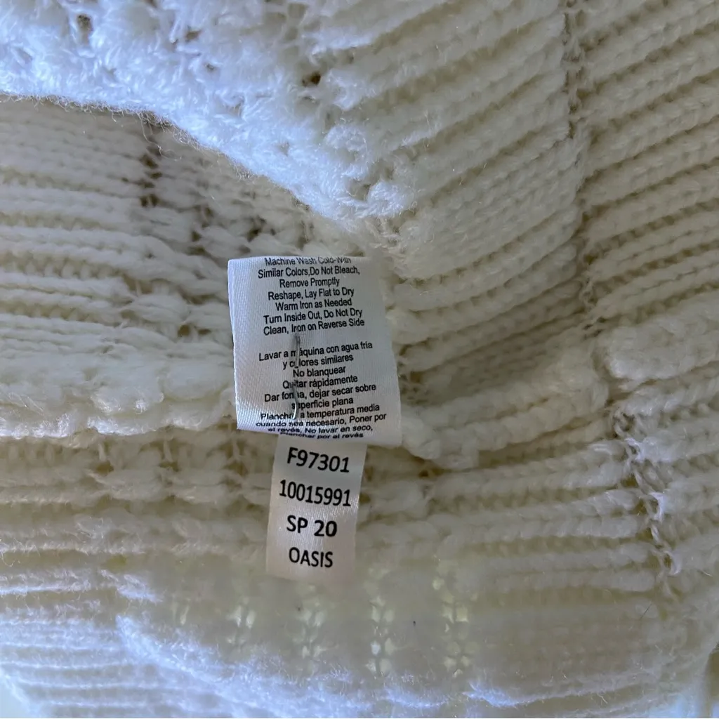 Venus  White Cold Shoulder Light Sweater Button Cottagecore V-Neck Spring Size M - Image 11