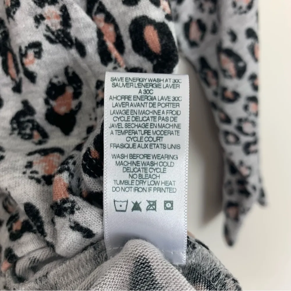 Sundry  Draped Gray Leopard Print Hoodie Size Small - Image 12