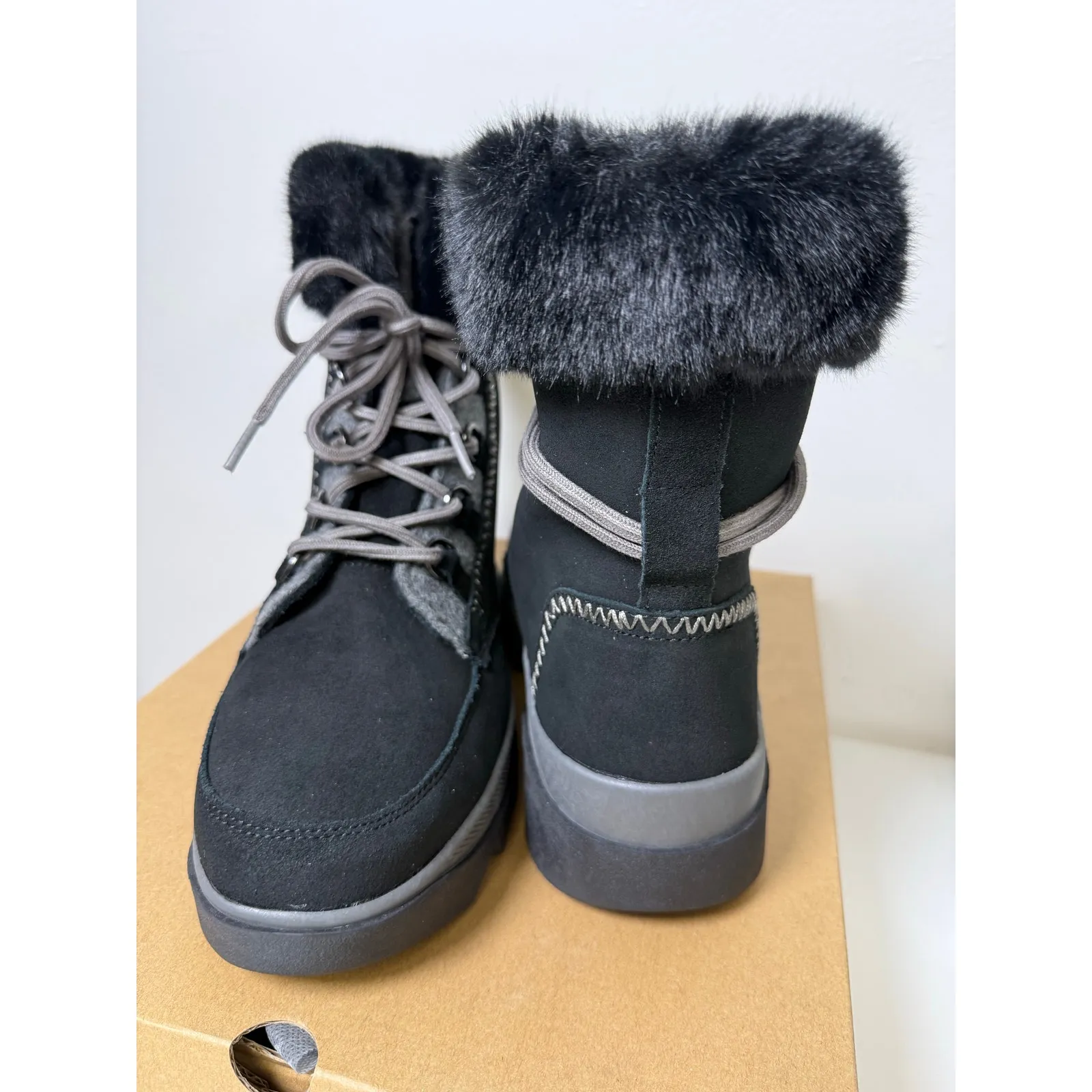 COUGAR womens Betina Size 9 - Image 3