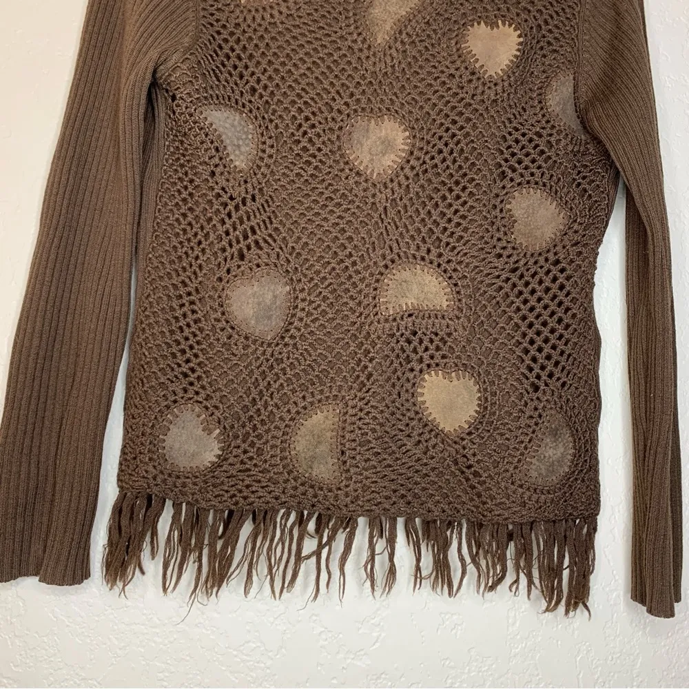 Vintage Y2K Turtle Neck Crochet Fringe Leather Appliqué Brown Sweater Size M Size M - Image 4