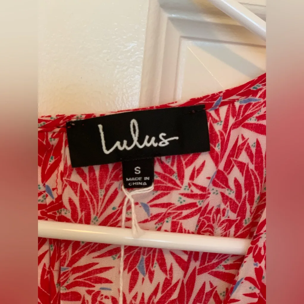 Lulus Red and White Patterned Romper. Size - Image 4
