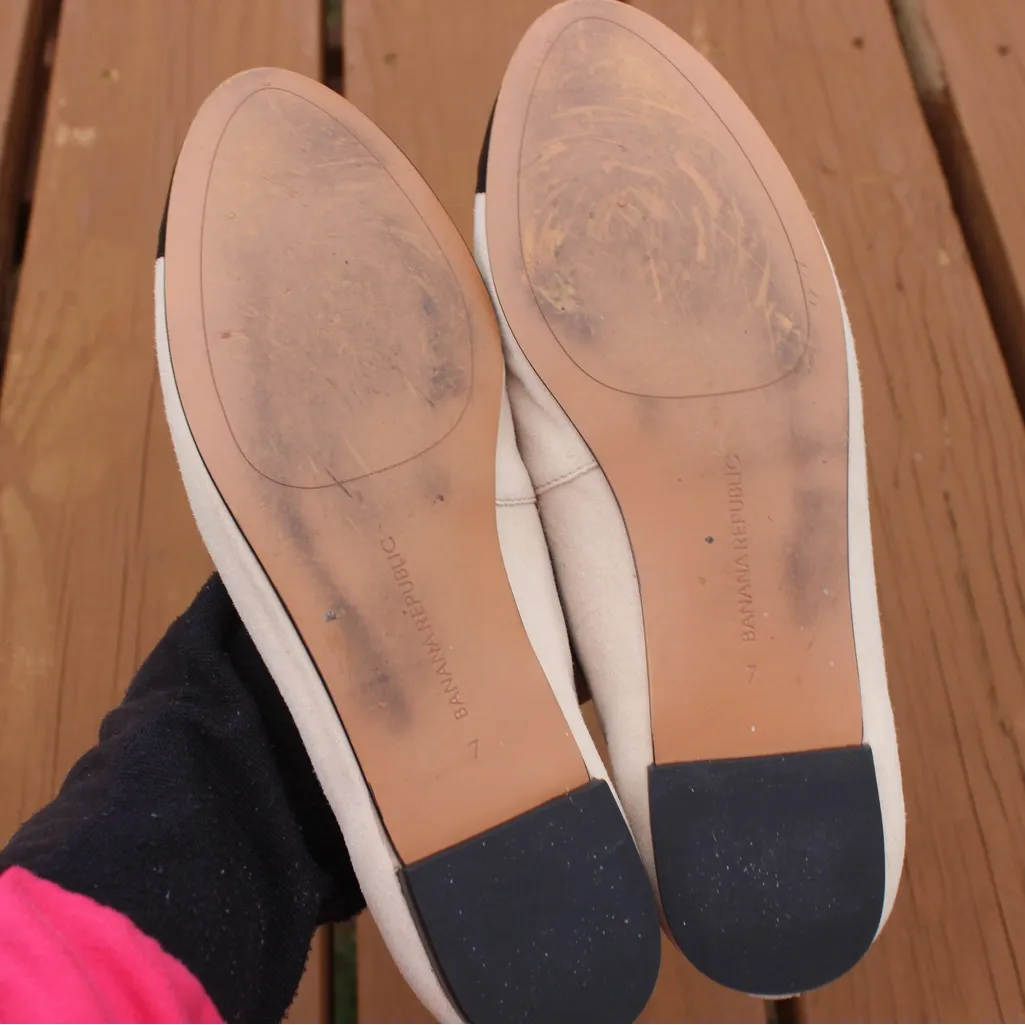 Banana Republic Ladies Suede and Leather Flats Sz 7 - Image 8