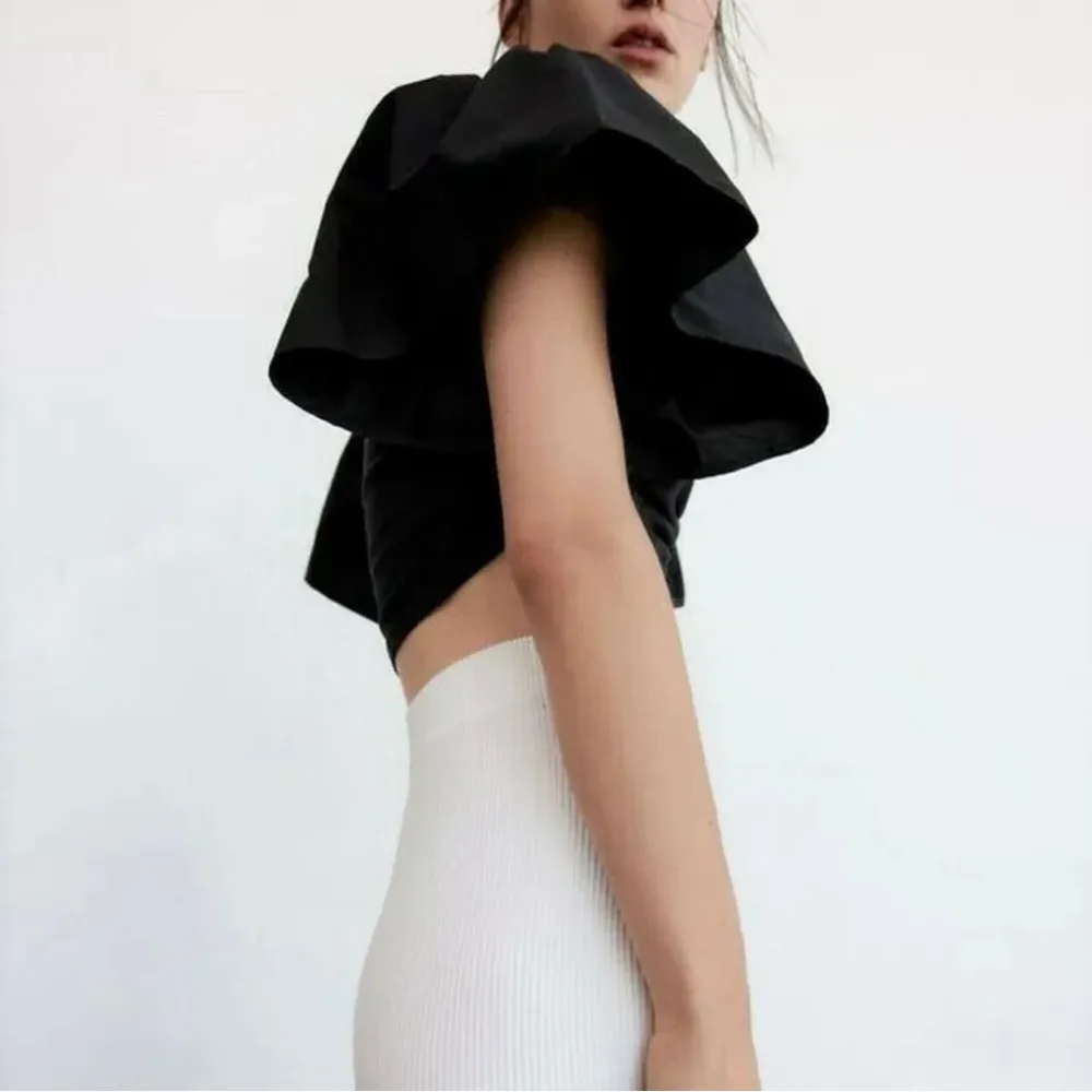 Zara Black Ruffle Sleeve Crop Top - Image 6